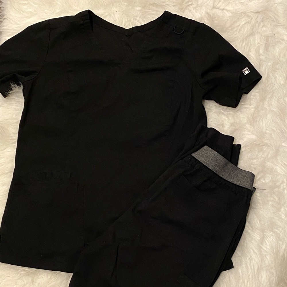 Black Scrubs
